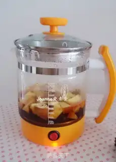 Make Apple cinnamon tea step 3