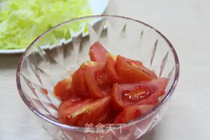 Make Tomato tofu soup step 1