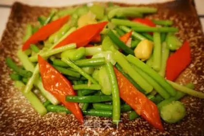Make Garlic fried beans step 5
