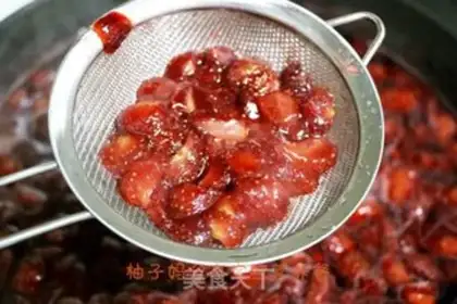 Make Homemade strawberry sauce step 12