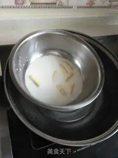 Make Big white rabbit balls step 1