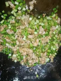 Make The meat and garlic step 4