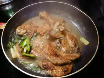 Make Onion burning chicken wings step 7