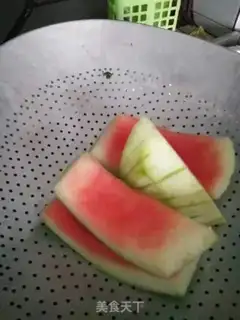 Make Watermelon pickles step 0
