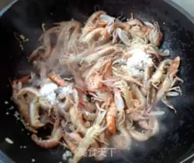 Make Garlic sauce and shrimp step 3