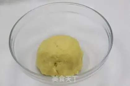 Make Peanut chocolate crackers step 1