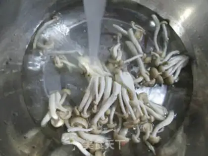 Make Crab mushrooms and celery step 1