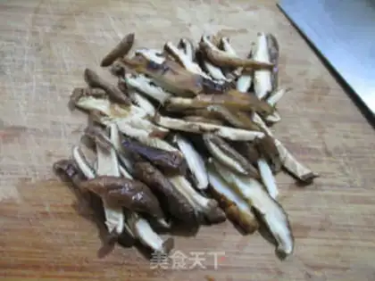 Make Dried mushrooms step 1