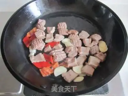 Make Pyramids with poppers step 5