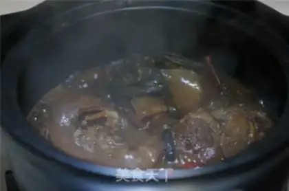 Make Soy sauce and pig hoof step 7