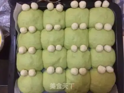 Make Frog bread step 5