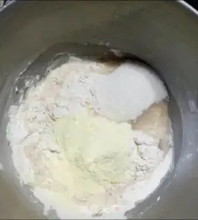 Make Cotton sugar, gold and milk pack step 0