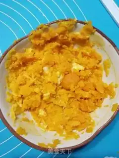 Make Cotton sugar, gold and milk pack step 2
