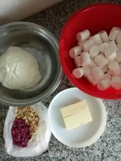 Make Peanut-Rose-Rush step 0
