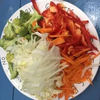 Make Vegetable noodles step 1