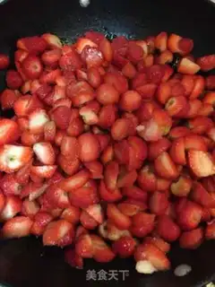 Make Big granule strawberry sauce step 3