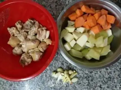 Make Three fresh chicken legs step 0