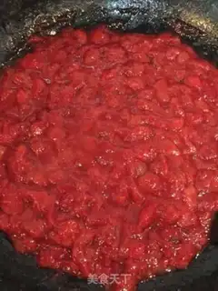 Make Big granule strawberry sauce step 5