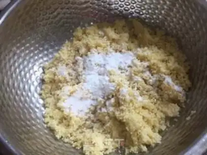 Make Three tiny rice pots step 2