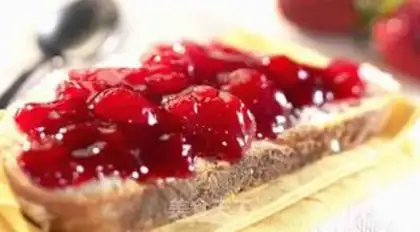Make Big granule strawberry sauce step 10