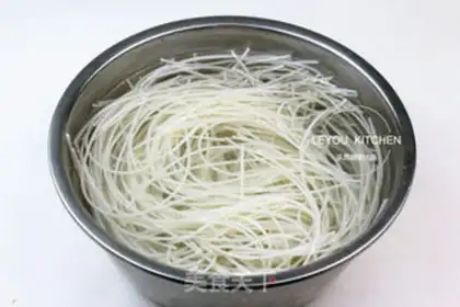 Make Spicy rice powder step 1