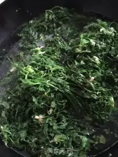 Make Scrambled eggs step 1