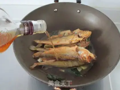 Make The yellow fish step 6