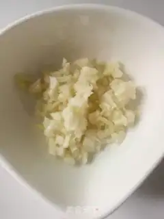 Make Garlic dolls step 2