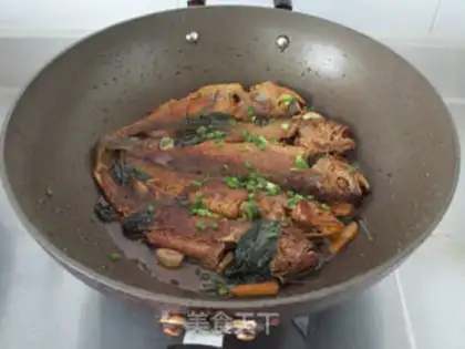 Make The yellow fish step 9