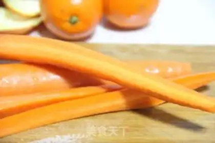 Make Fresh carrot orange juice step 1
