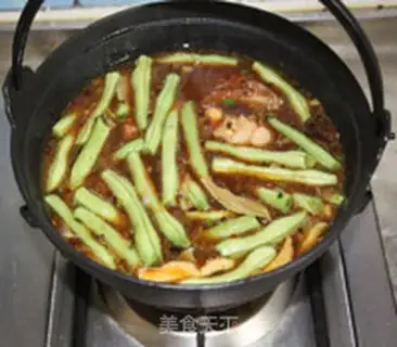 Make Iron-pot chops, bean horn noodles step 8