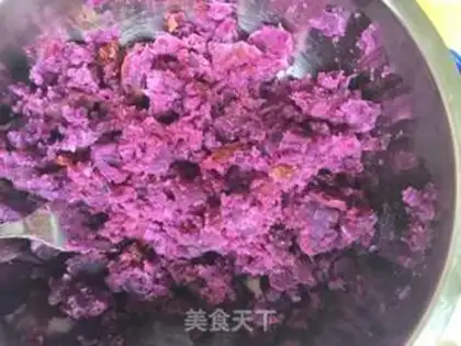 Make Potato mountain crystal cake step 1
