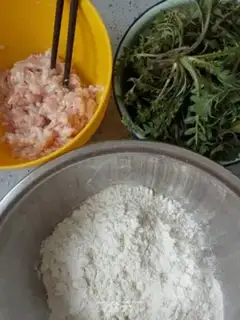 Make The veggie pie step 0