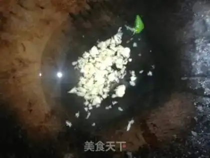 Make Garlic sprouts step 1