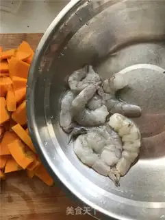Make Shrimp-burned goldmelon step 1