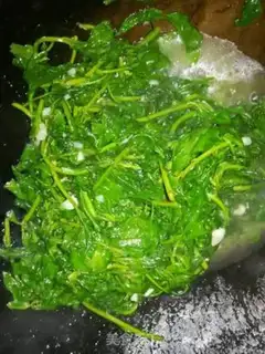 Make Garlic sprouts step 4