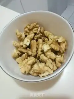 Make walnut dates step 3