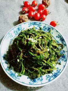 Make Garlic sprouts step 5