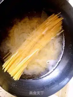 Make Spaghetti mushroom ham step 1