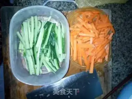 Make Egg-cracked vegetables step 1