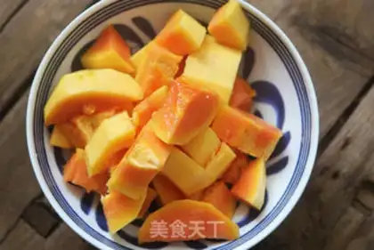 Make Pumpkin cucumber, pig hoof soup step 5