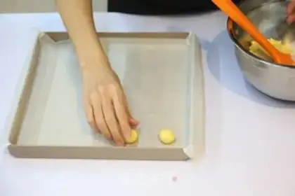 Make Cream-cracker step 4