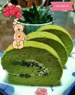 Make Swiss roll with tea and red beans step 11