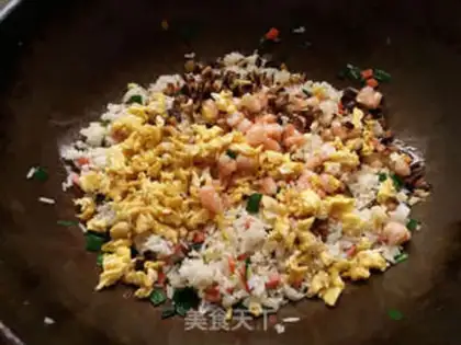 Make Shrimp egg fried rice step 8