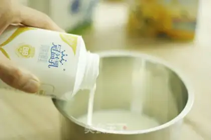 Make Sour cream ice cream step 1