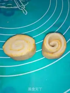 Make Pumpkin buns step 7