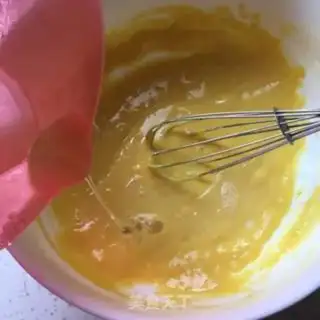 Make Garlic egg rolls step 4