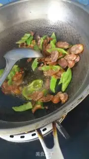 Make Pepper fried sausage step 2