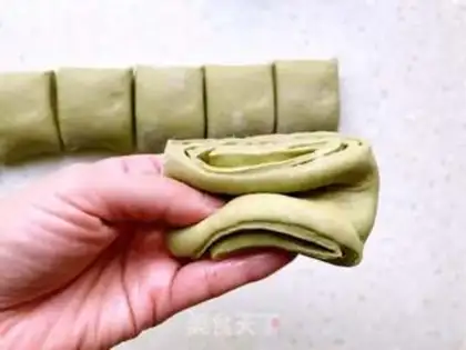Make Pelican rolls step 7