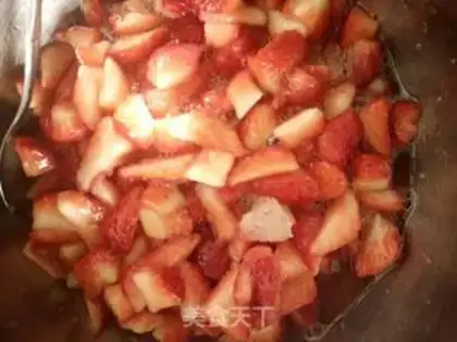 Make Strawberry sauce step 3